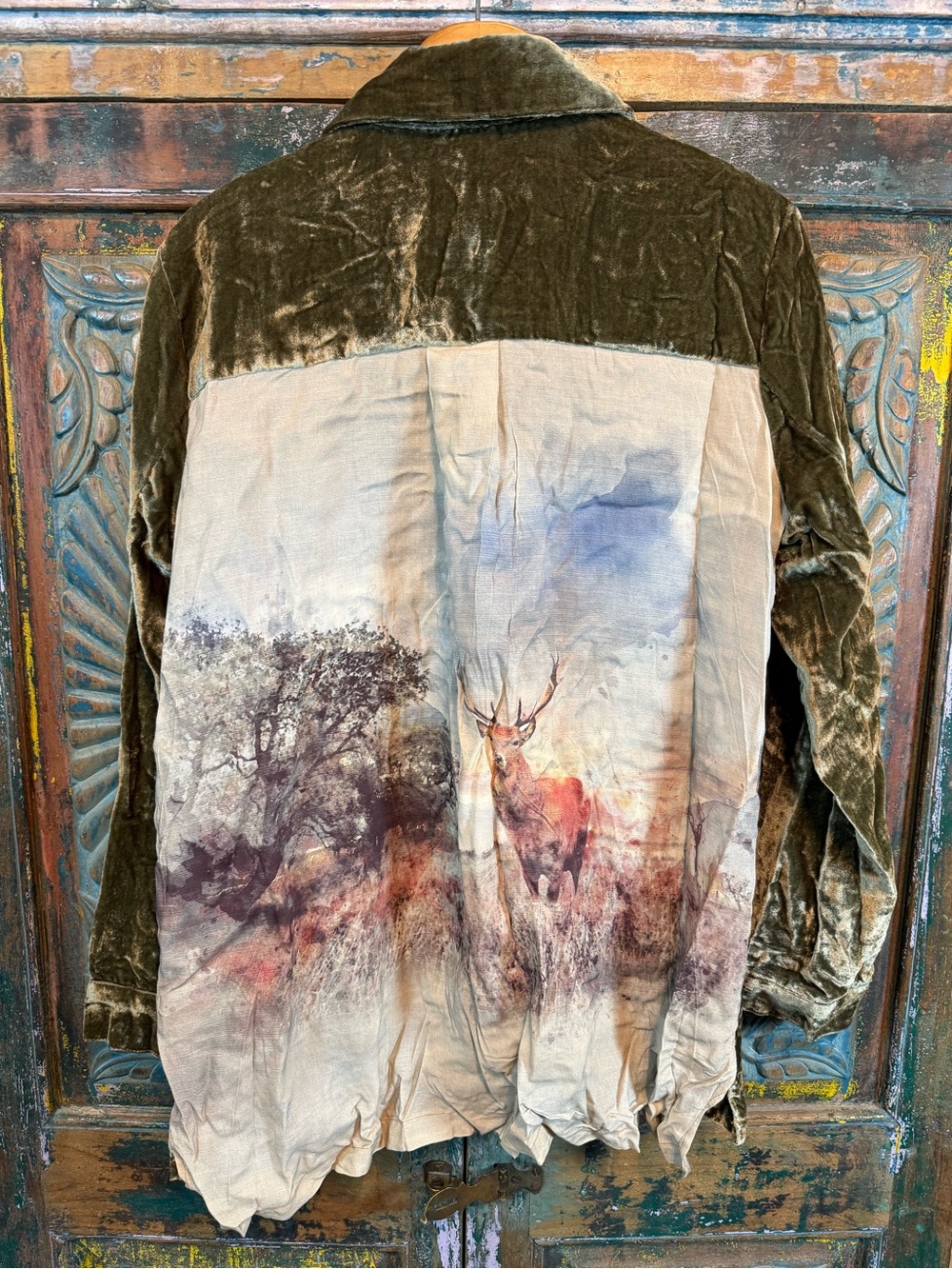 Aratta Silent Journey velvet Deer Art